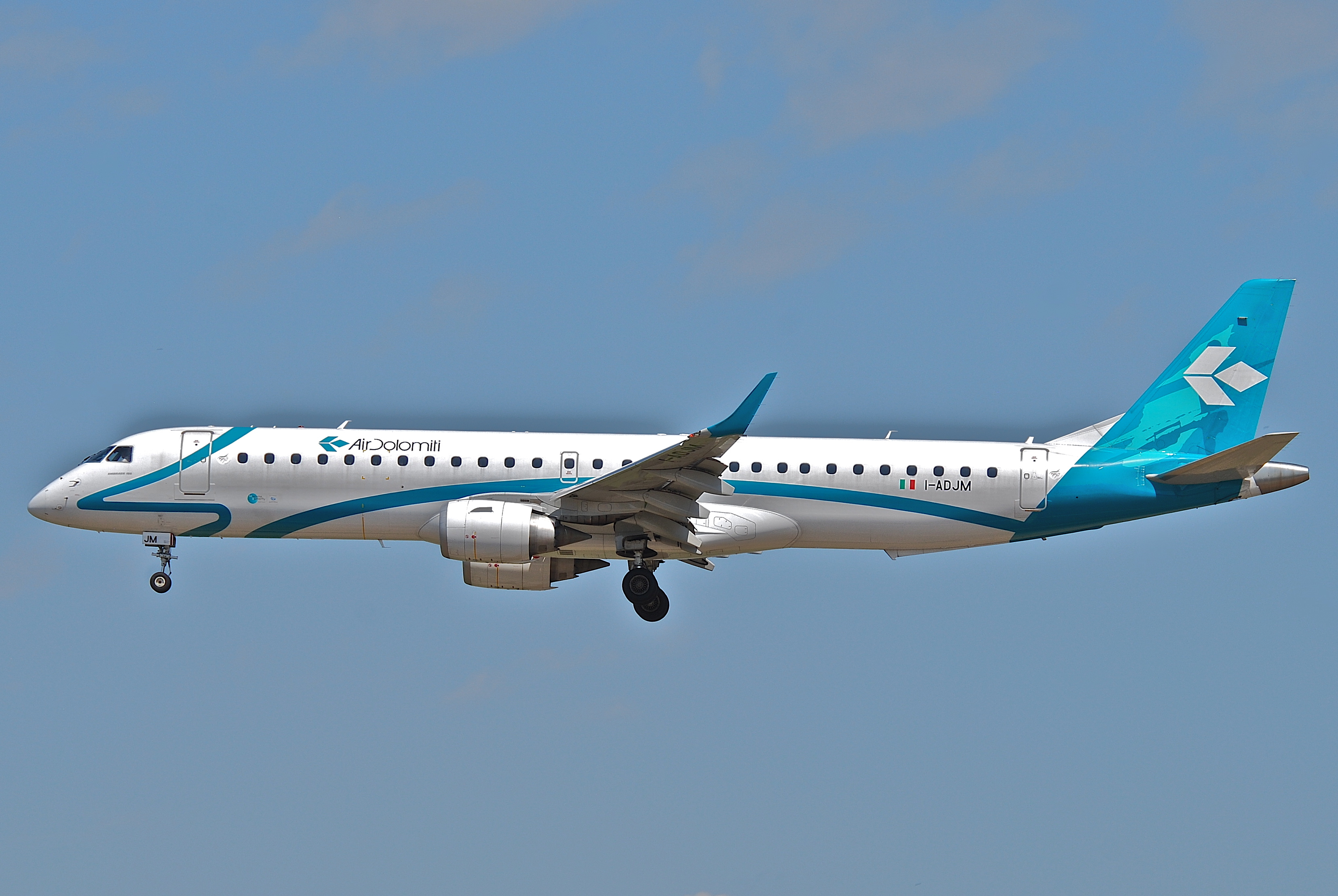 An Air Dolomiti Embraer 195