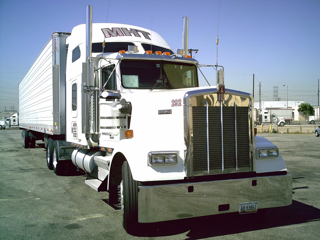 A typical Kenworth W900