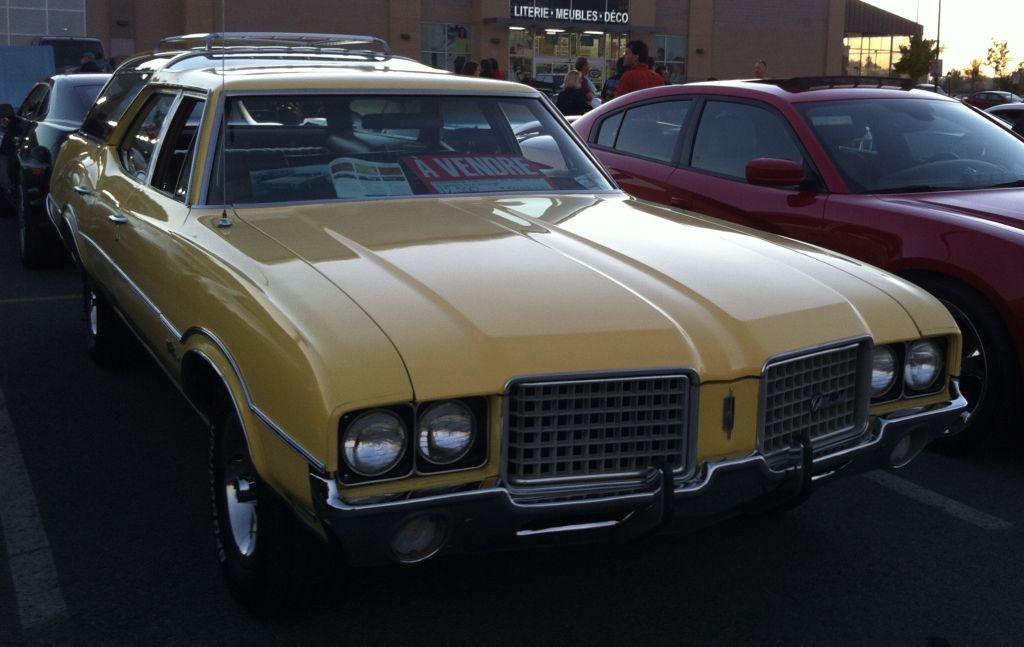 A 1972 Oldsmobile Vista Cruiser