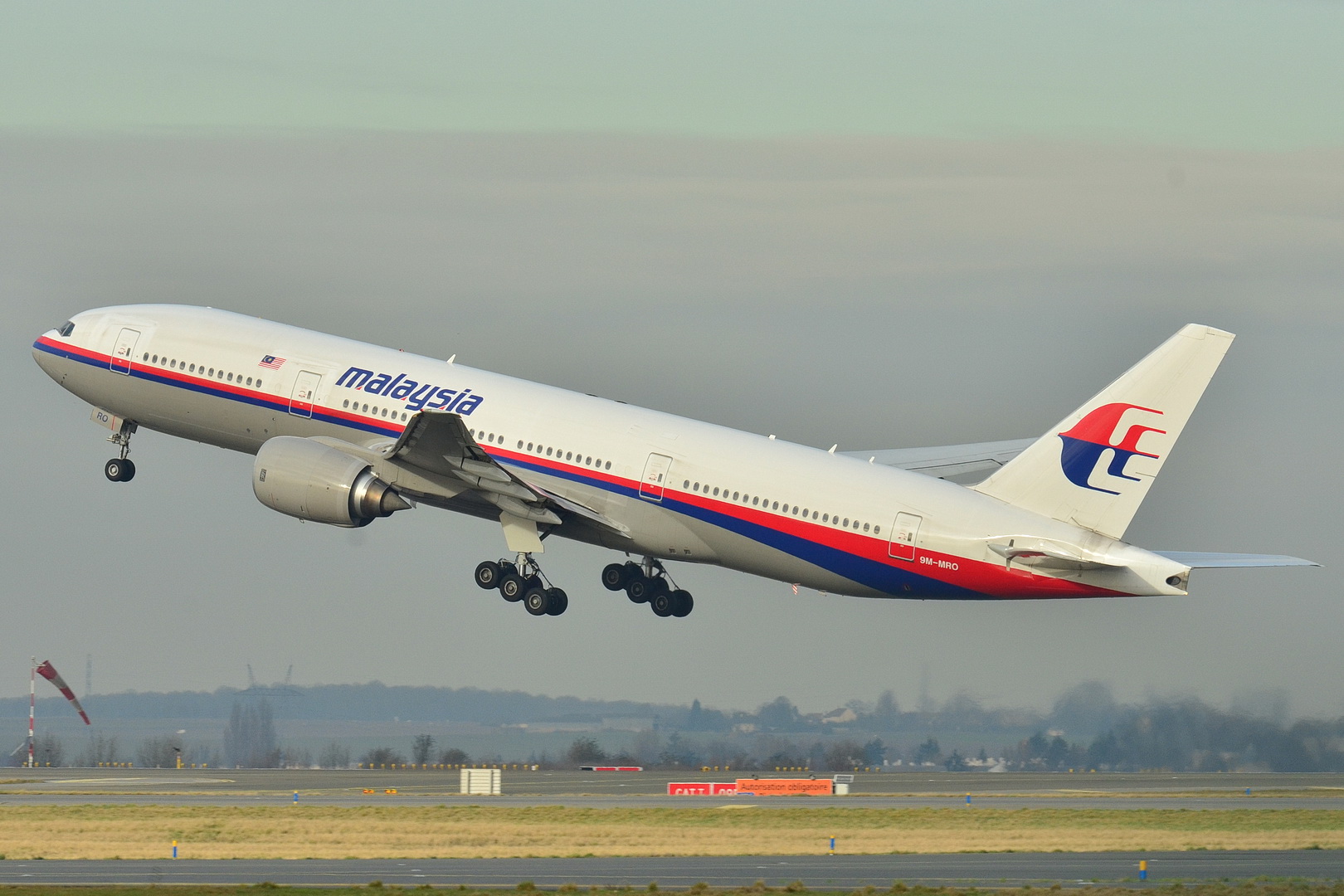 Malaysia Airlines Boeing 777-200ER (9M-MRO) while taking off at Charles de Gaulle Airport (CDG) in Paris, France 
(source: http://www.flickr.com/photos/30949611@N03/9272090094/) Creative Commons Attribution-Share Alike 2.0 Generic