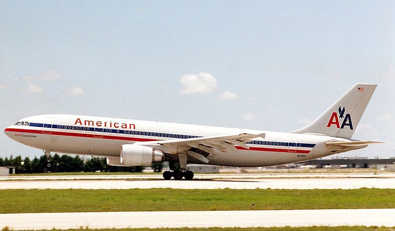 The aircraft involved in the accident pictured at Miami in 1989